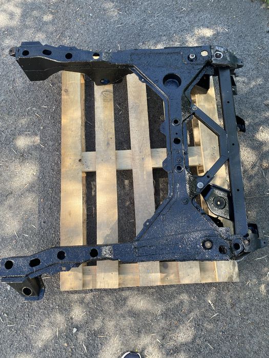 Передняя  балка подрамник Mercedes w168 A140 A160 A170 А класс