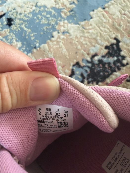 Взуття для дівчинки Puma кеди 34,5