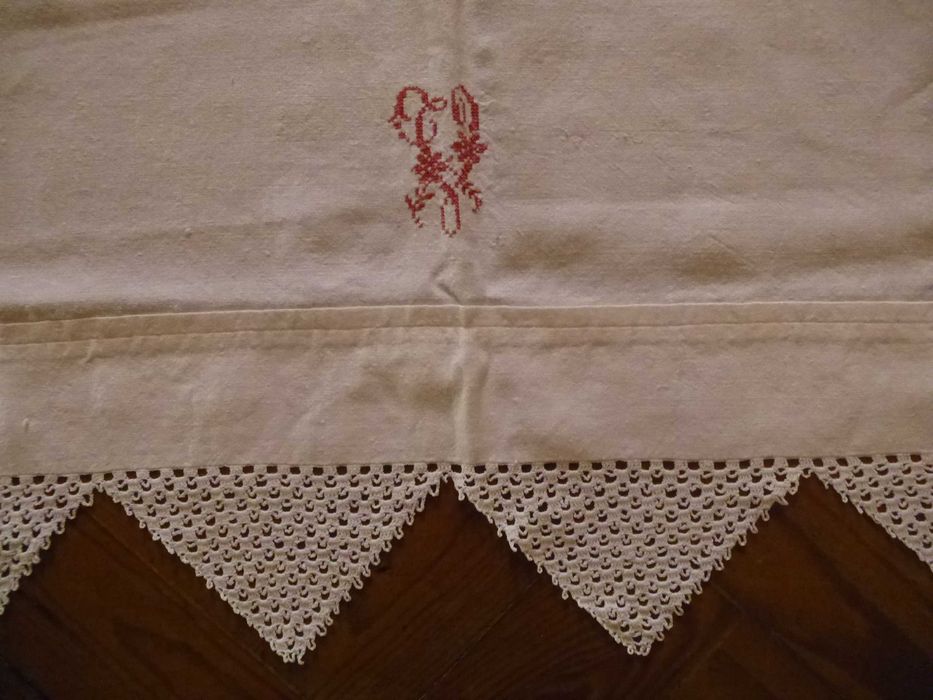 Toalhas de lavatório de linho antigo com monogramas