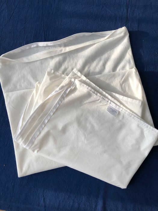 Наволочка водонепроникна білі English Home на блискавці 50x70 см