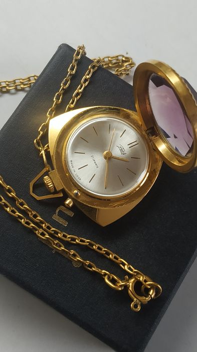 Позолочений годинник кулон Заря