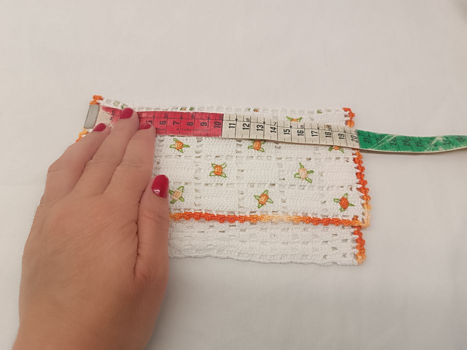 Bolsa em Renda feito à Mão. Nova.