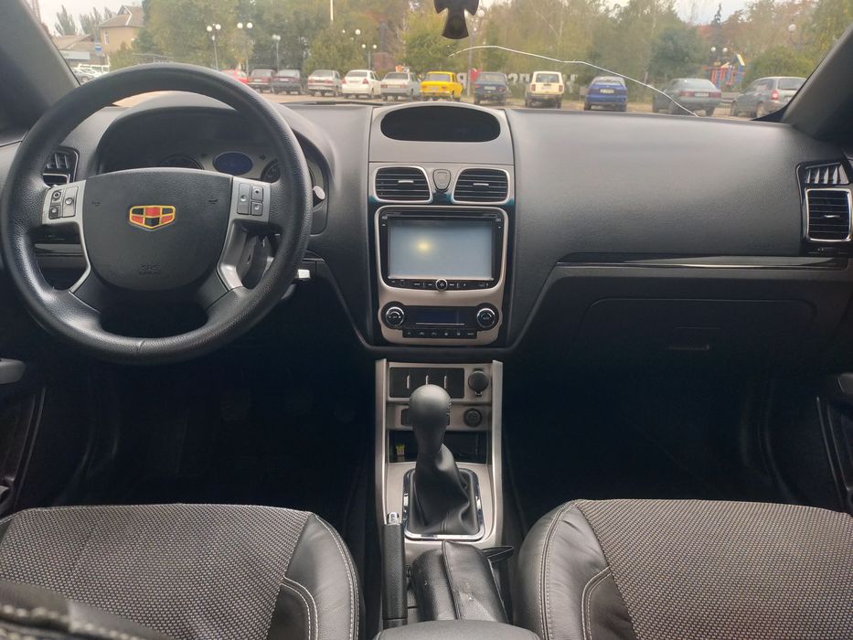 Продам Джили эмгранд ес7 2012г