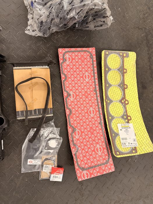 Uszczelka głowicy BMW E30 uszczelki dolotu simmering wałka 325i M20