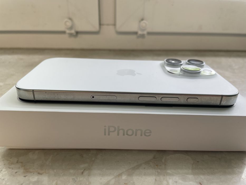 Apple iphone 16 pro biały