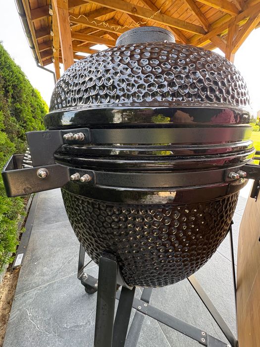 Ceramiczny gril marki Kamado