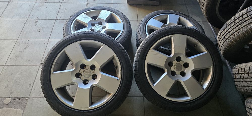 Felgi z oponam superb golf a4 skoda passati 225/45/17 zimowymi z 2022r 5x112
