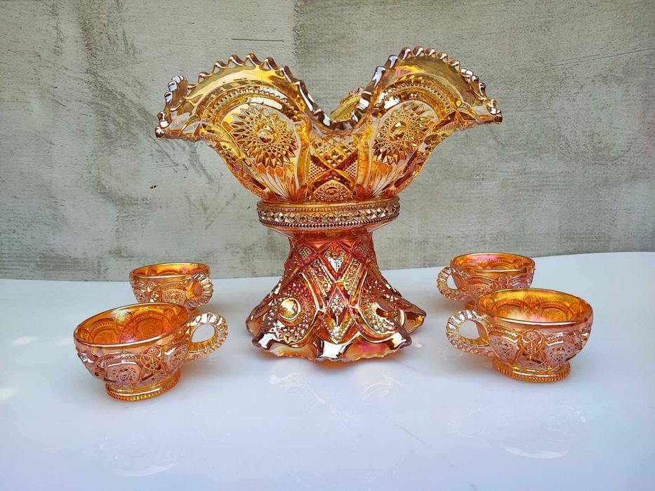 Marigold Carnival,lata 1910-20 patera,4 szklanki,iryzująca