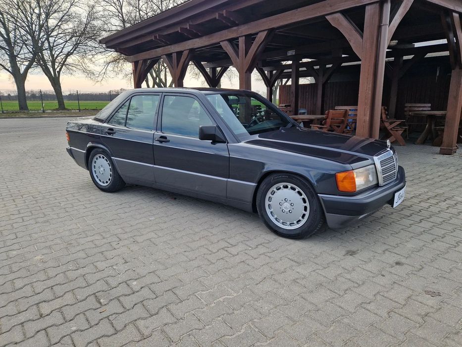 Mercedes-Benz Seria 190