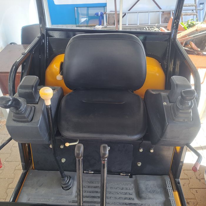 JCB  8015 mini giratória