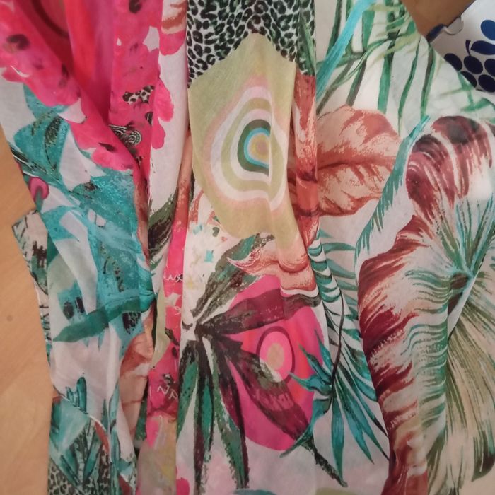 Szale marki Desigual