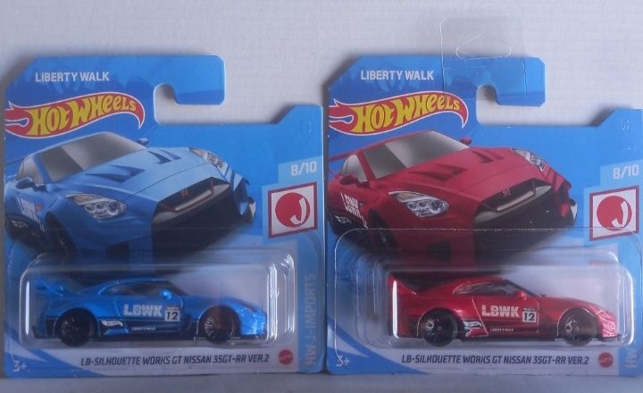 Conjunto 2 - nissan 35GT hot wheels