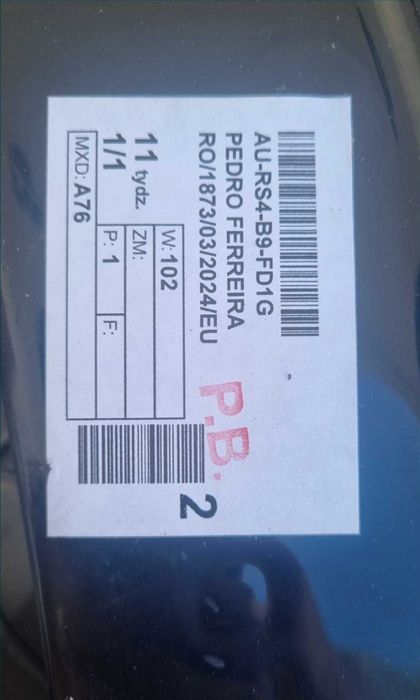 Audi A4 B9 com look completo RS4