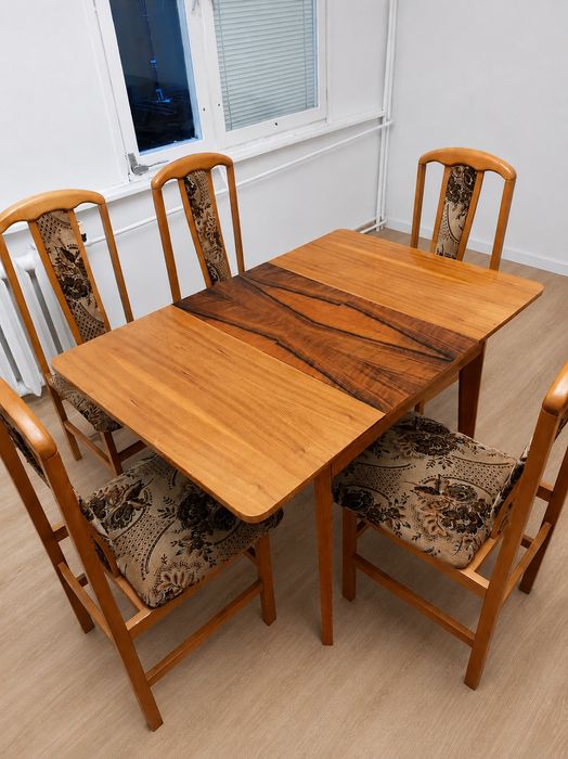 Stół PRL 120x80 rozkładany z krzesłami