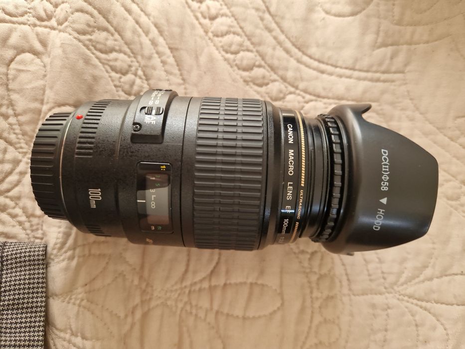 Canon EF 100mm f/2.8 Macro USM