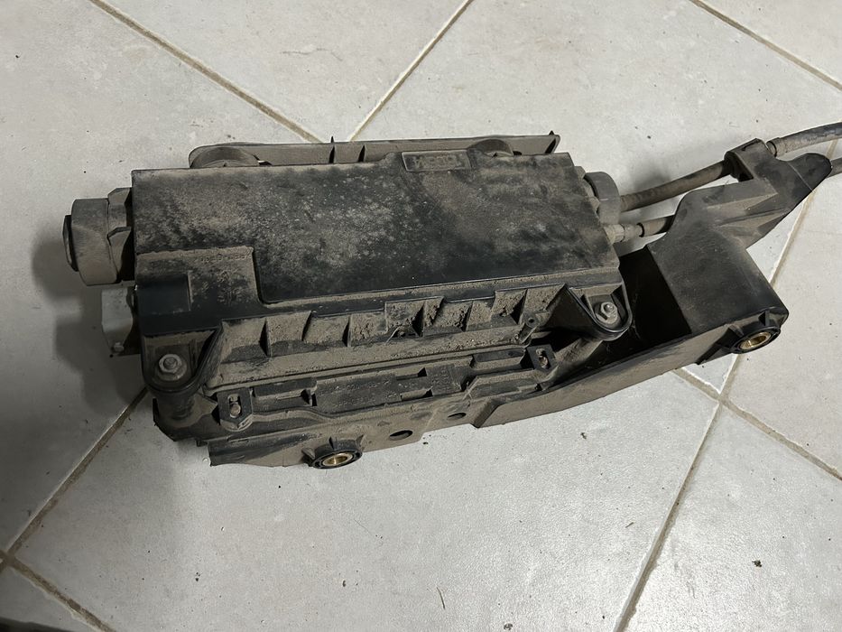 Mecanismo travão de mão Renault Scenic II de 5 lugares.
