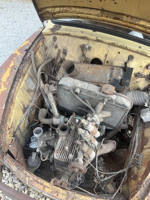 Syrena 105 w całości części