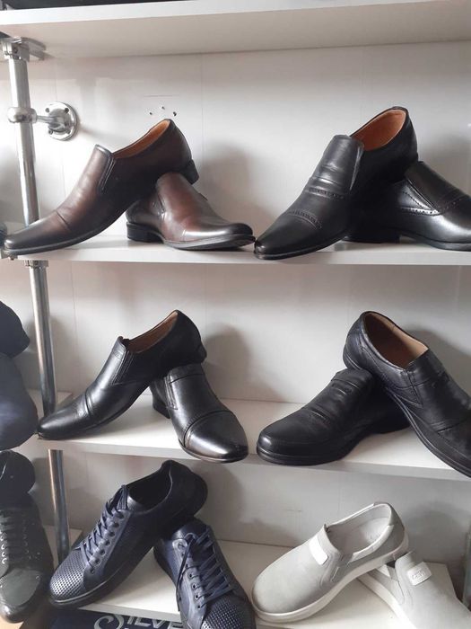 Розпродаж чоловічого взуття (ботинки,туфлі,босоніжки),.