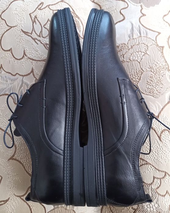 Туфлі зі шкіри на шнурках