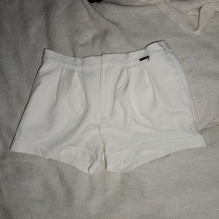 жіночі шорти літні білі Guess XS