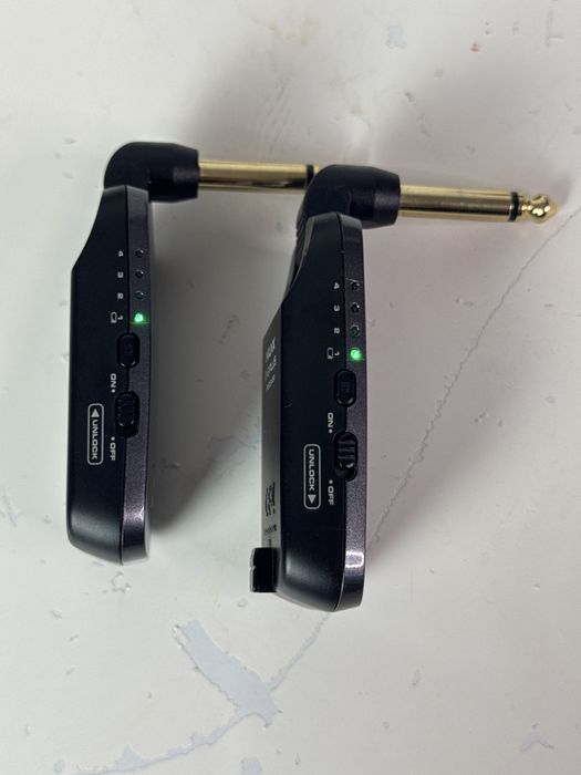 Nux B-2 PLUS wireless system Sistema sem fio para guitarra