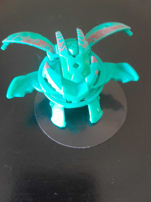 Transforming BAKUGAN Figure