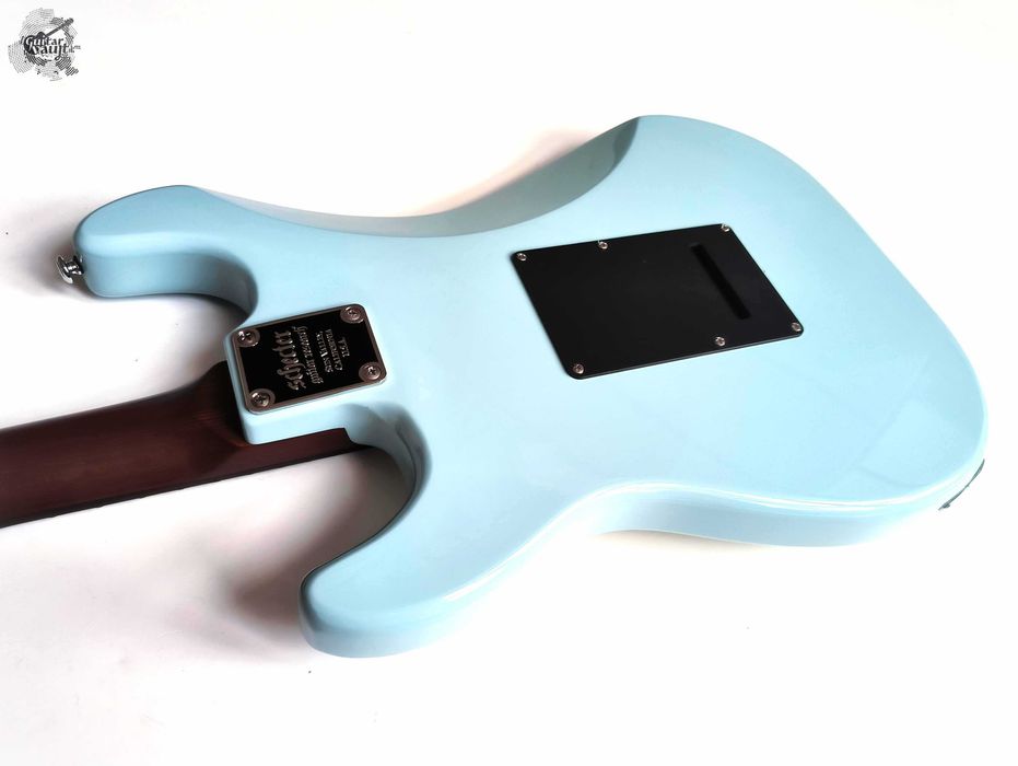 Як новий Schecter Nick Johnston DS Traditional HSS '2024 Atomic Frost