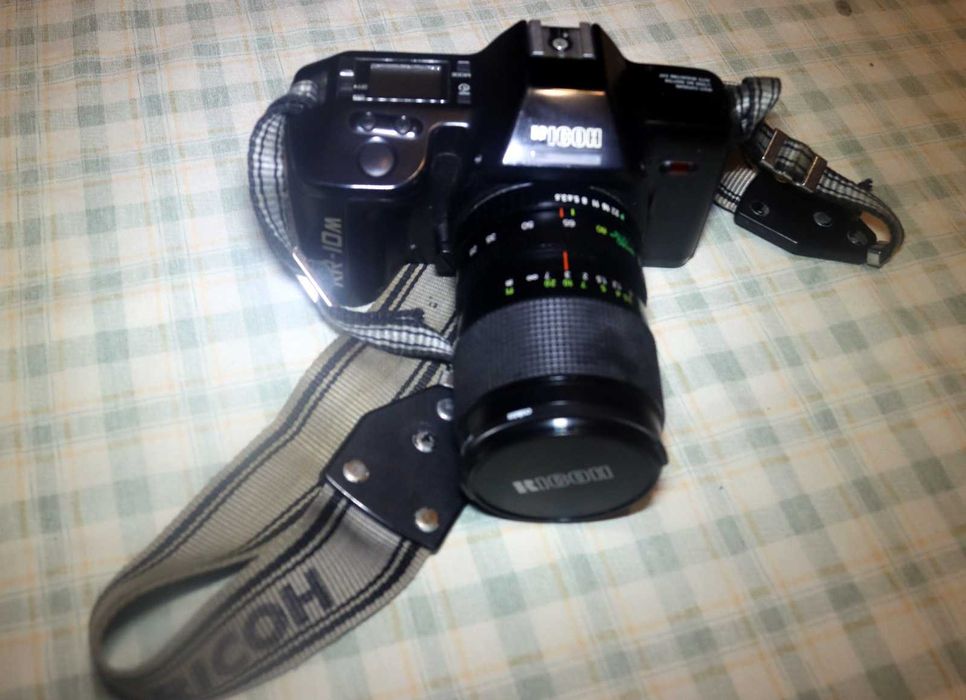 Máquina fotográfica analógica RICOH