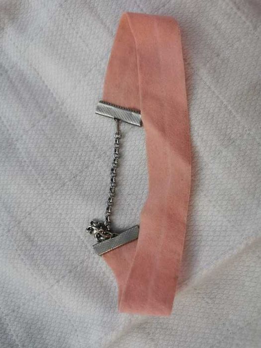 Chocker/gargantilha cor de rosa