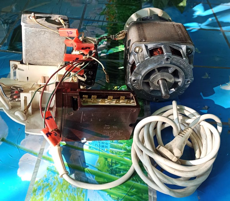 Двигун в зборі пральної машини