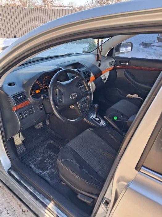 Toyota Avensis Автомат 1.8