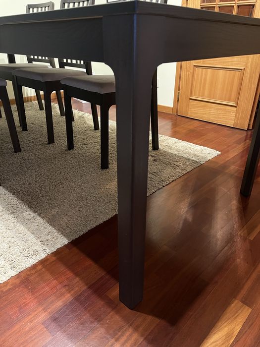 Mesa de jantar extensivel com 6 cadeiras