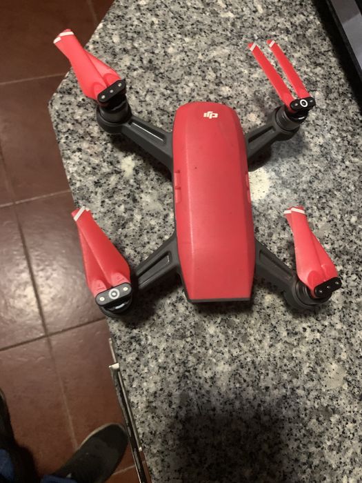 vendo drone DJI espark en muito bon estado.