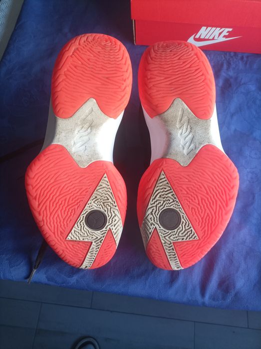 Vendo sapatilhas (Jordan) praticamente novas, usadas 2 vezes!