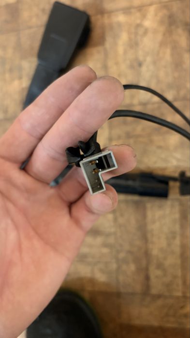 Cinto pre-tensor esquerdo bmw e87