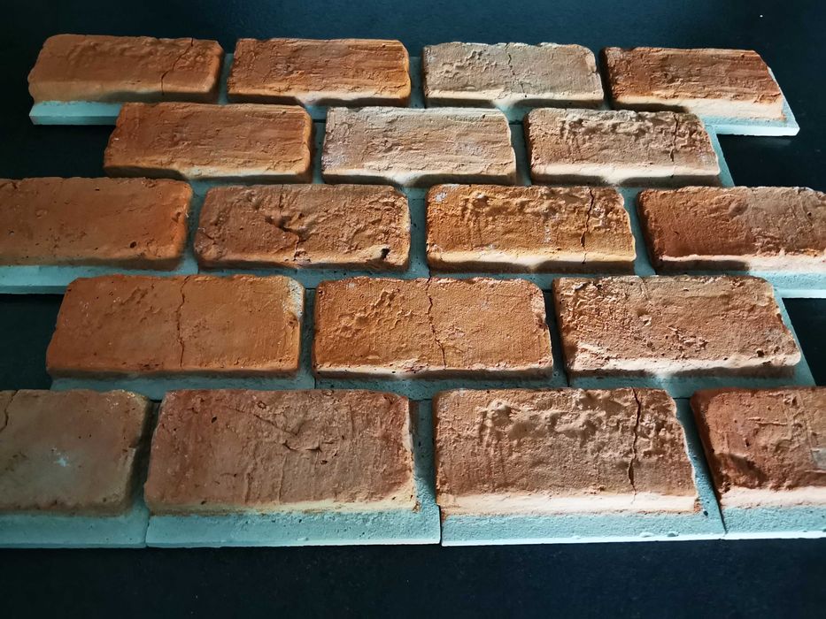Płytka - cegła dekoracyjna z fugą na pow. 1,3m²