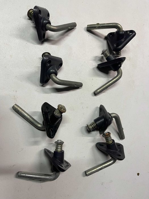 кронштейны козырька ваз солнцезащитного 2107.2105