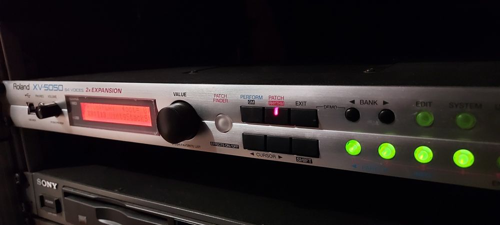 Roland XV5050 + Expansão  SRX Studio