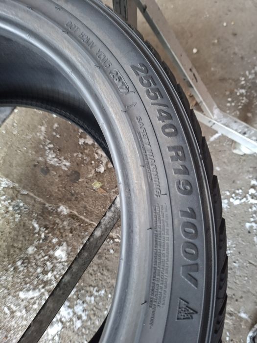 Opony Zimowe 255/40R19 Kumho  Winter  255/40/19 2 Szt Polecam !!
