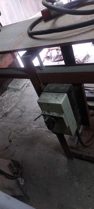 sprzedam stół do heblarki pod wałek 30 cm