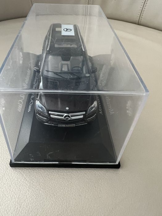 Model kolekcjonerski Mercedes-Benz GL Klasse1/43