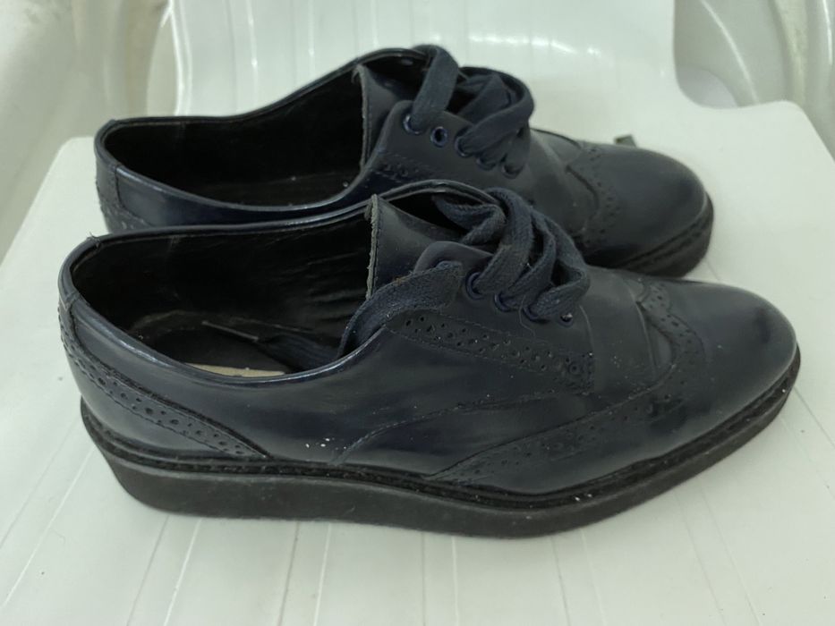 Sapatos clássicos . Marca Massimo Dutti