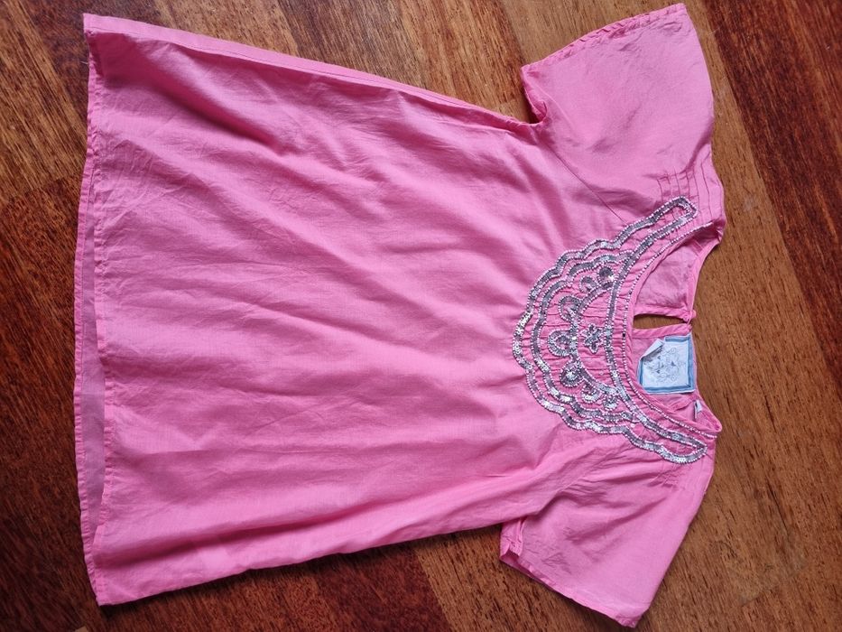 Śliczna zwiewna bluzeczka ze zdobieniami z jedwabiem