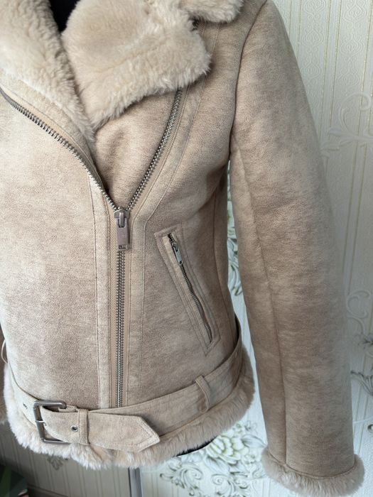 Дублянка Abercrombie & Fitch кремова, М