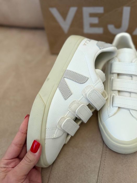 Veja нові кросівки оригінал 36