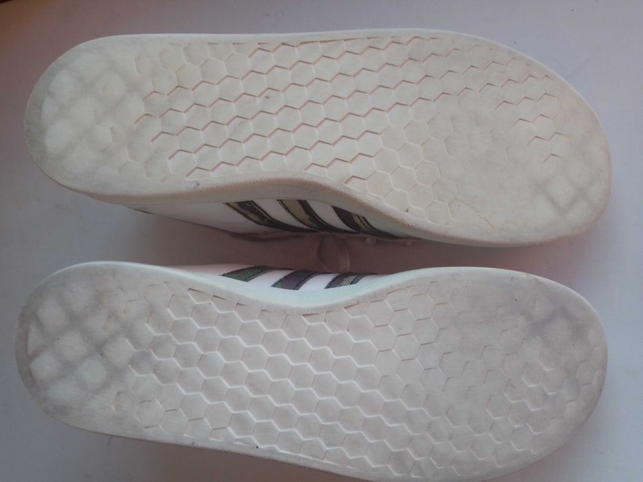 Sapatilha adidas tamanho 40