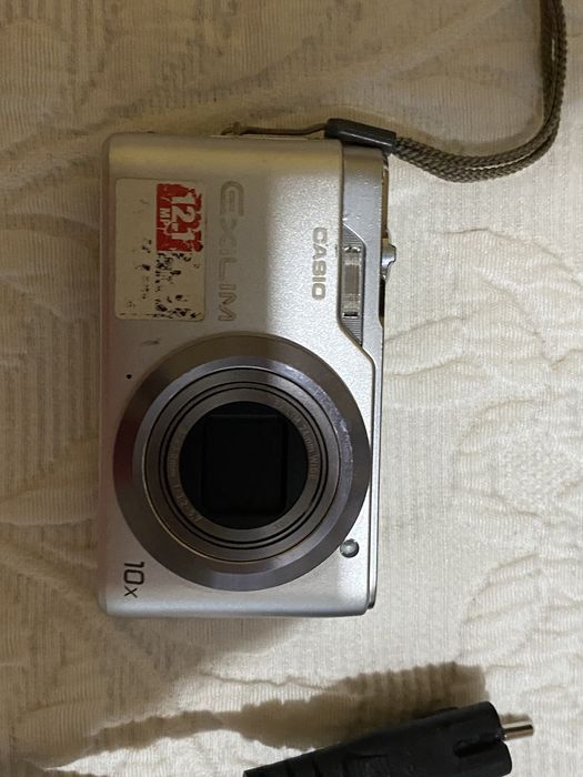 Maquina Casio Exilim 12.1 mega pixels