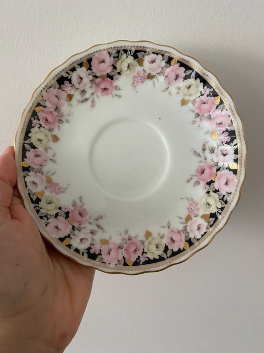 2 chávenas de porcelana NOVAS com caixa