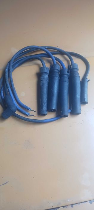 високовольтні дроти до автомобілів