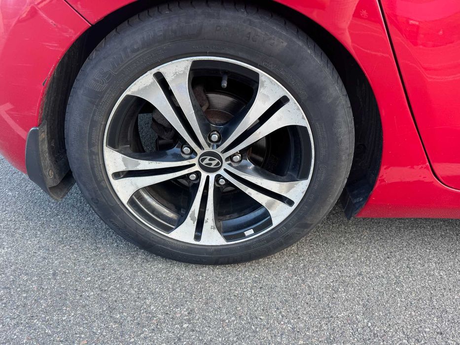 Hyundai i30 1.6 II покоління хетчбек червона хюндай